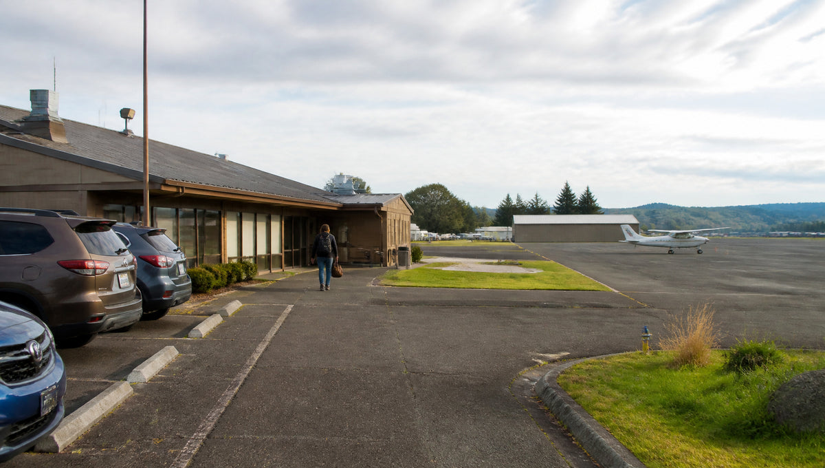 McMinnville Municipal Airport Parking and Arrival Guide